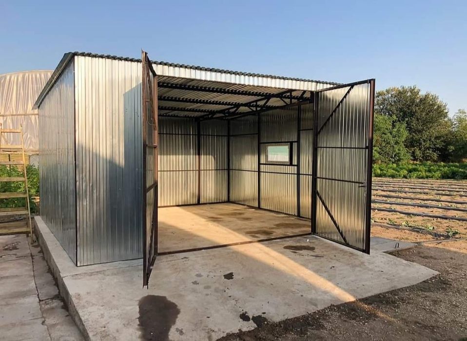 Vând Costrucția pentru depozitare sau garaj