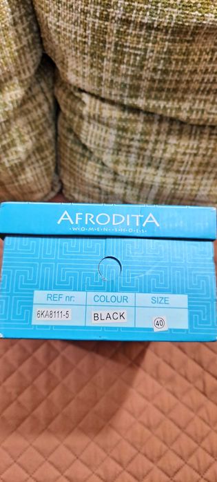 Vand pantofi  pentru ocazii(nunti ,botezuri)