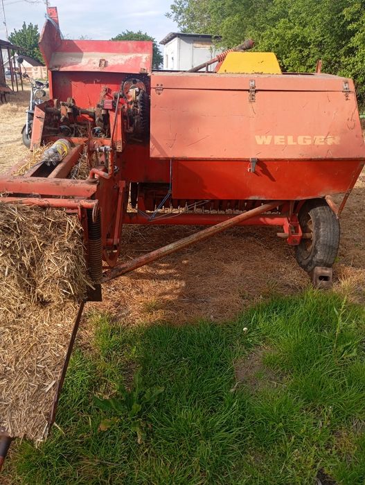 Vând presa balotat welger ap 45
