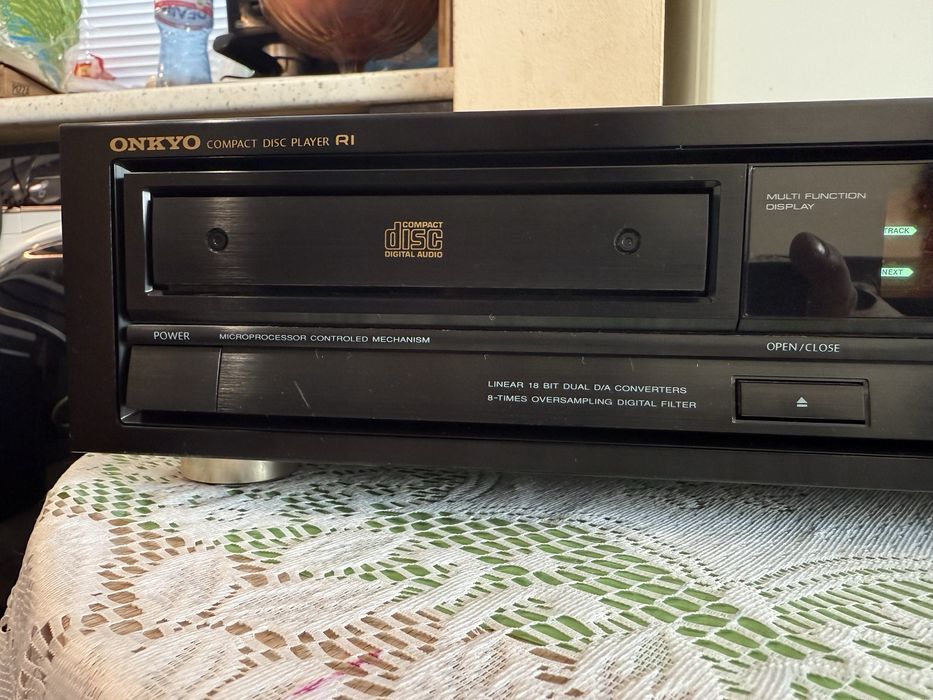Onkyo DX-6700 CD player
