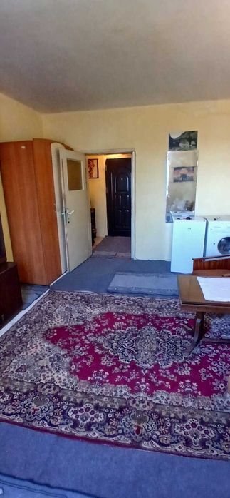 Продавам едностаен апартамент кв."Пинета" ул.Калиакра