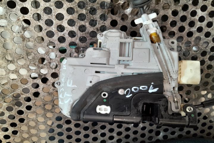 BROASCA USA STANGA FATA 3C1837015A MX1253 Volkswagen VW Passat B6