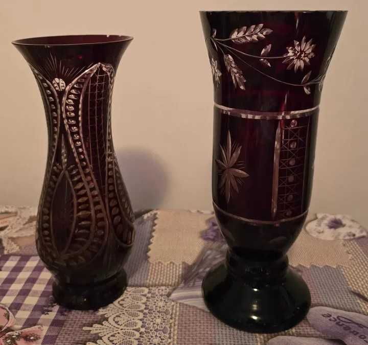 Vaze de rubin gravat și alte vaze