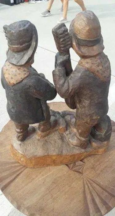 Statuie din lemn sculptat din esenta tare