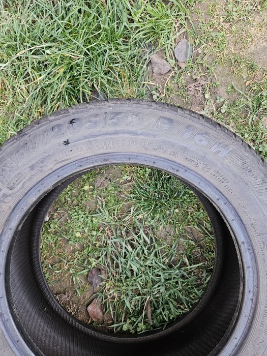 Vând cauciucuri de iarnă în stare bună mărime 205/55/R16