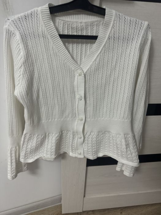 Женские вещи: костюм, куртка