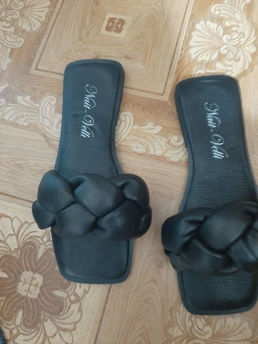 Продам шлепанцы.