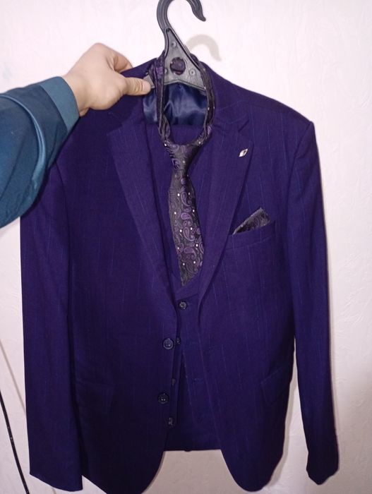 Продам мужской костюм