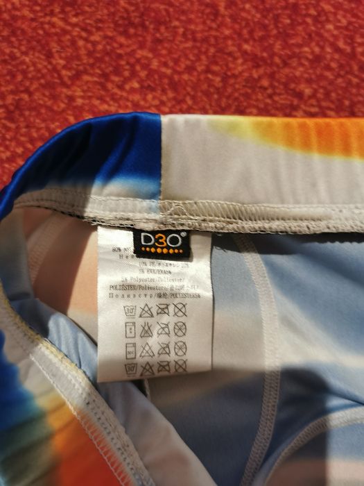 Pantaloni short protecție burton D3O
Mărimea S femei
Stare foarte bună