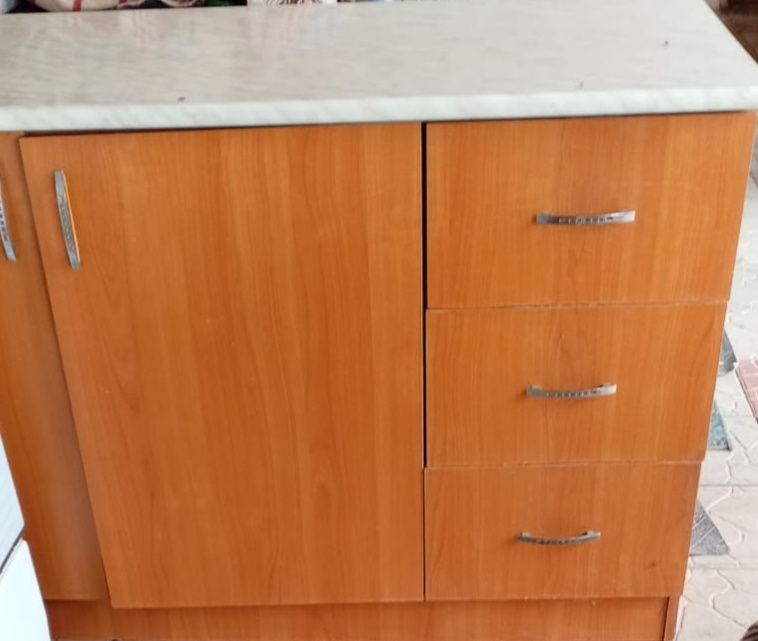 Раковина, шкафы для посуды