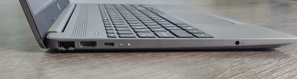 Продам Ноутбук HP 255 G8