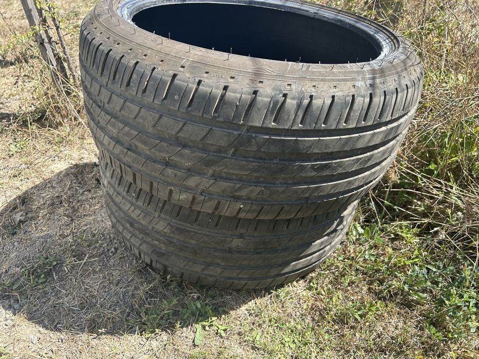 Гуми 235/40/18.