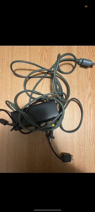 Xbox 360 slim, în stare bună