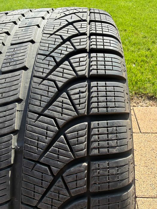 Anvelope iarnă Pirelli P Zero Winter RunFlat BMW 245/40 R19 + 275/35 R19