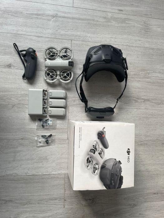 Дрон DJI Neo motion Fly More Combo серый