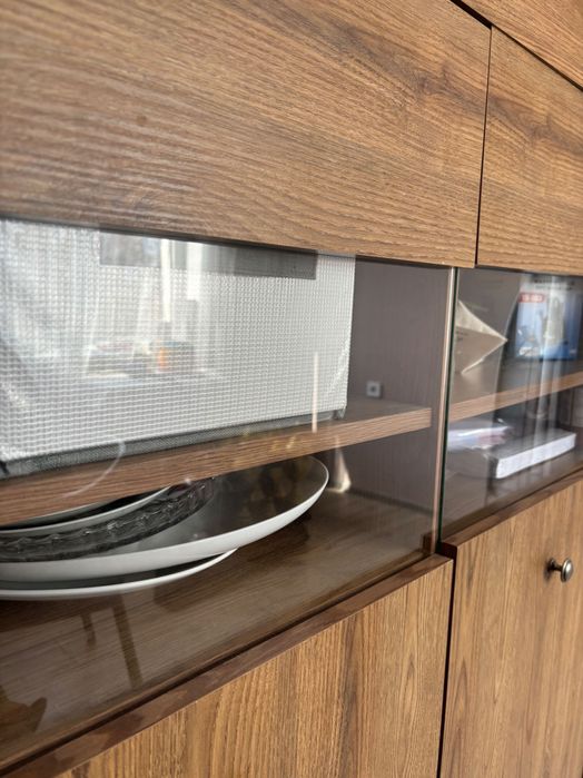 Распашной шкаф для гостиной