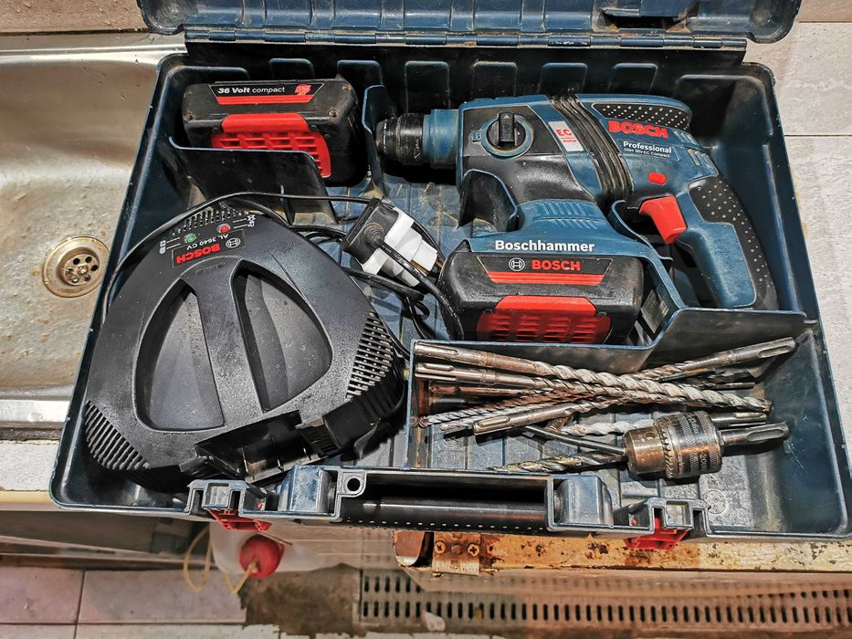 Зарядно Бош 36v с батерия 1.3 ah
