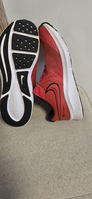 маратонки NIKE srat RUNNER