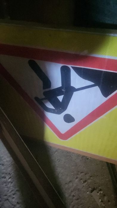 Продам дорожные знаки