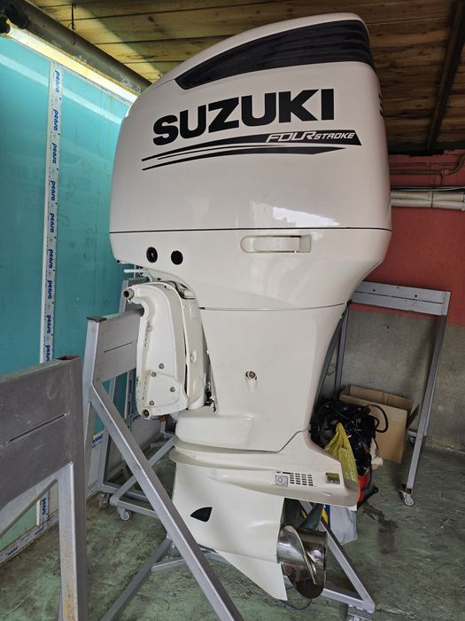 Motor barca Yamaha 300 CP Suzuki 300 CP