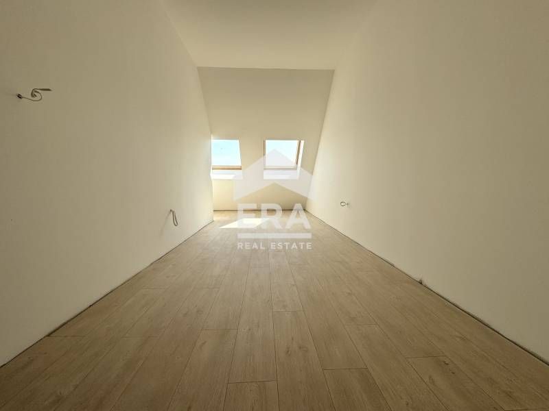 Многостаен апартамент с 3 спални, тип "мезонет", в нова сграда с разре