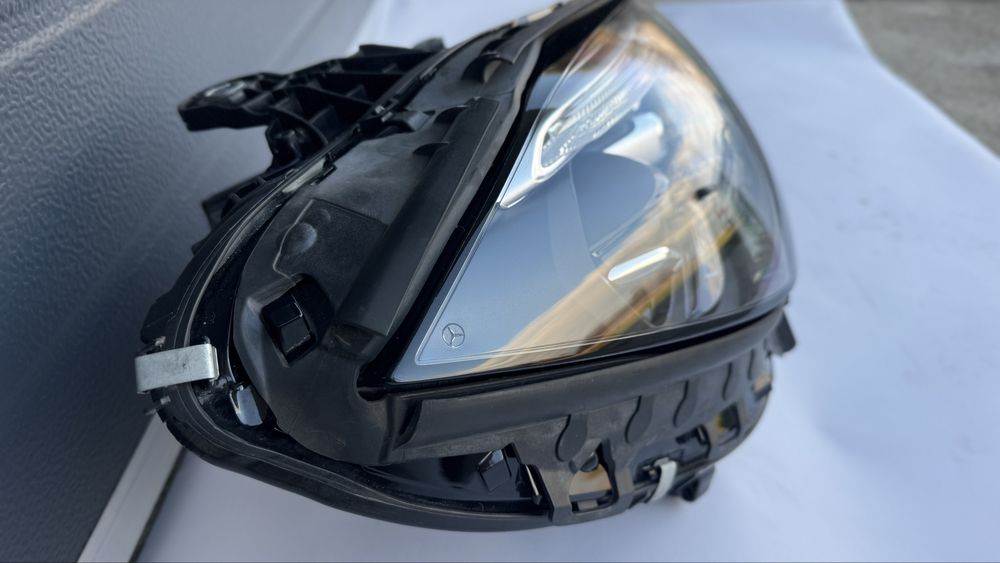 Фар за Мерцедес Ц класа/Mercedes C W206