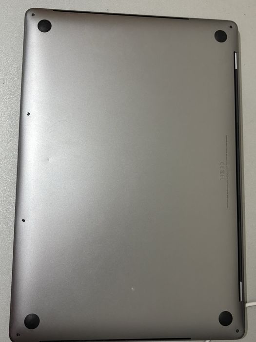 MacBook Pro  A2141 16 Inch / I9 / 1TB SSD