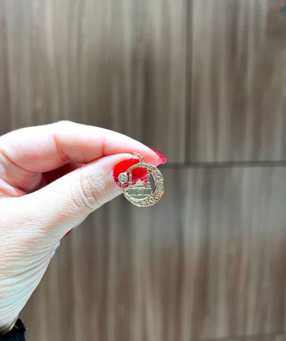 Золотой красивый кулон. Золото 585 Есть доставка.