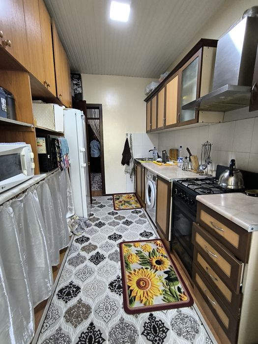 3 х ком.квартиру Сергели Спутнике 17. 2/4  кирпич 77 серия . Балкон