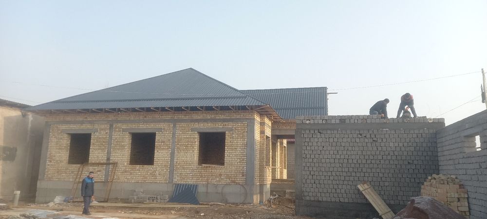 ДСК Бустон 3 соток 5 хона 120m2. Участка сотилади.