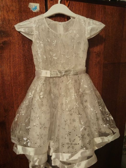 Платье снежинки для девочки