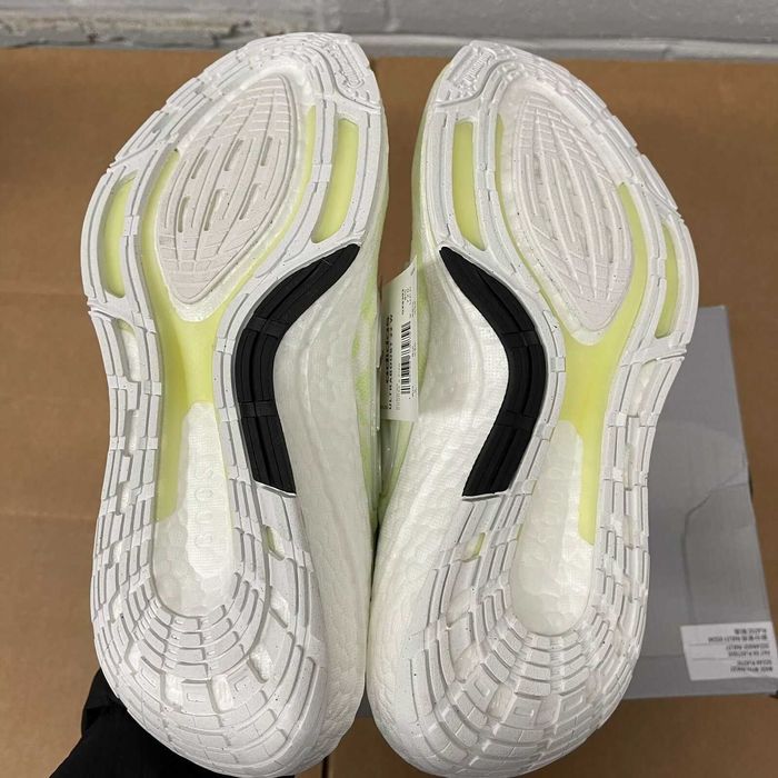 Дамски обувки  ADIDAS ULTRABOOST 22   размери 38.5,39.5,40.5