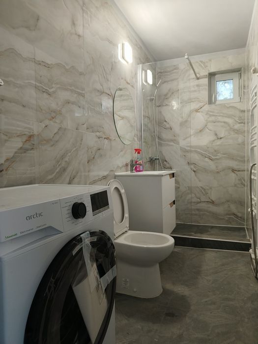 Închiriez pe termen lung sau vând apartament cu 3 camere