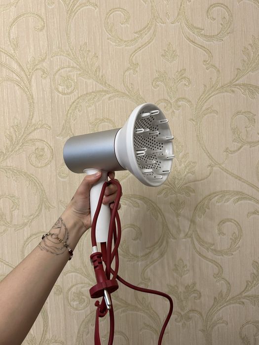 Крутой Фен с двумья насадками