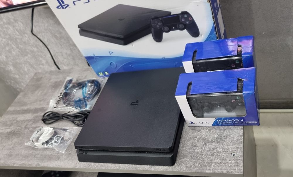 PlayStation 4 Slim Orginal (Джойстик 2та ) каропка документлари бор