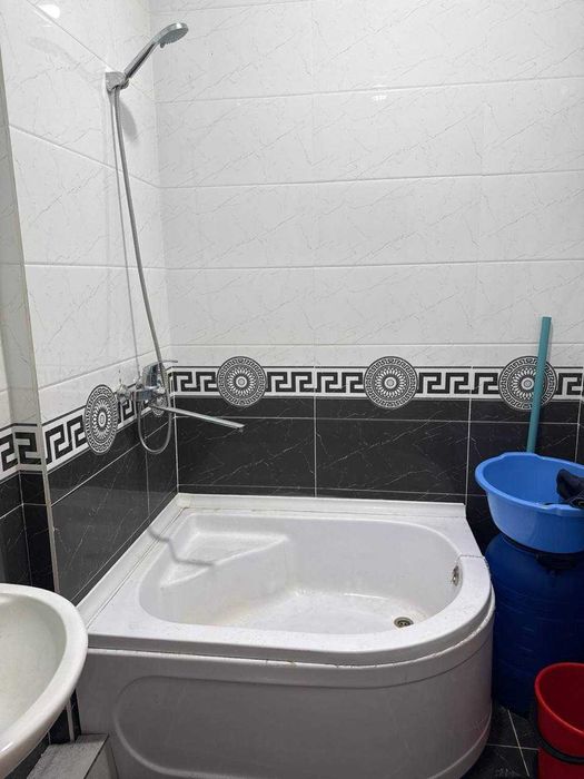 Сдается в аренду квартиру на урикзор рынок новый дом