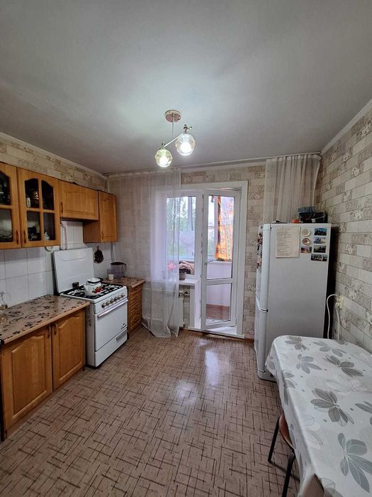 Продам двухкомнатную квартиру а районе 8 школы