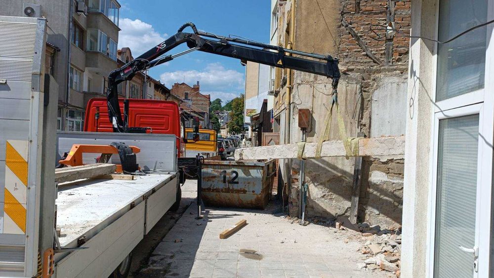 Превози с автокран до 7 тона.