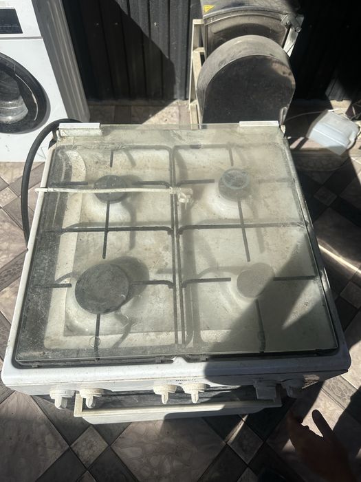 Продам газ плиту