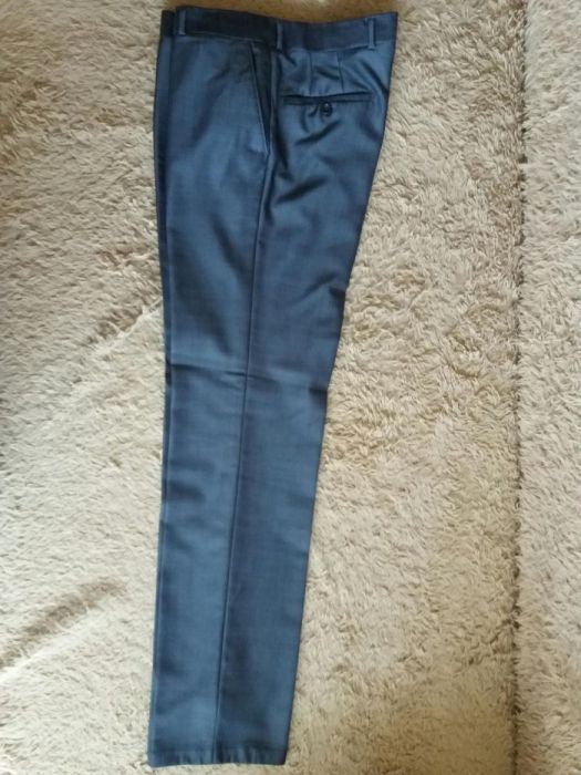 Продам мужской  костюм.