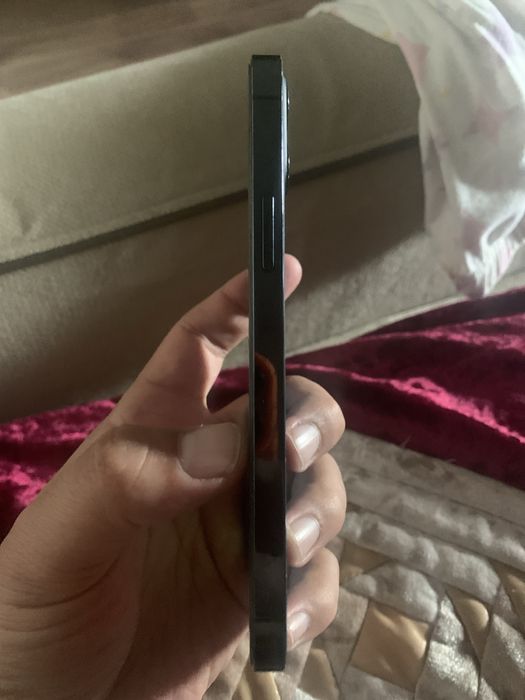 Продам айфон 12 про