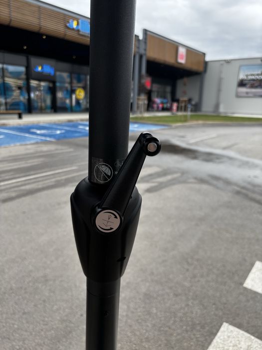 Градински чадър, 3м диаметър + масивна стойка