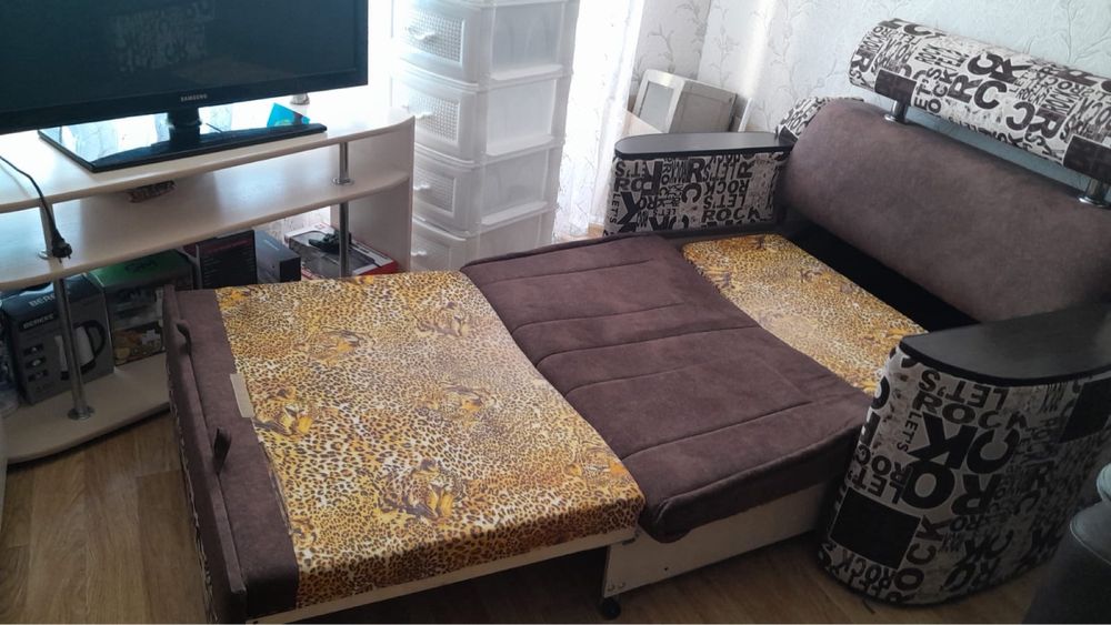 Прлдам мини диван