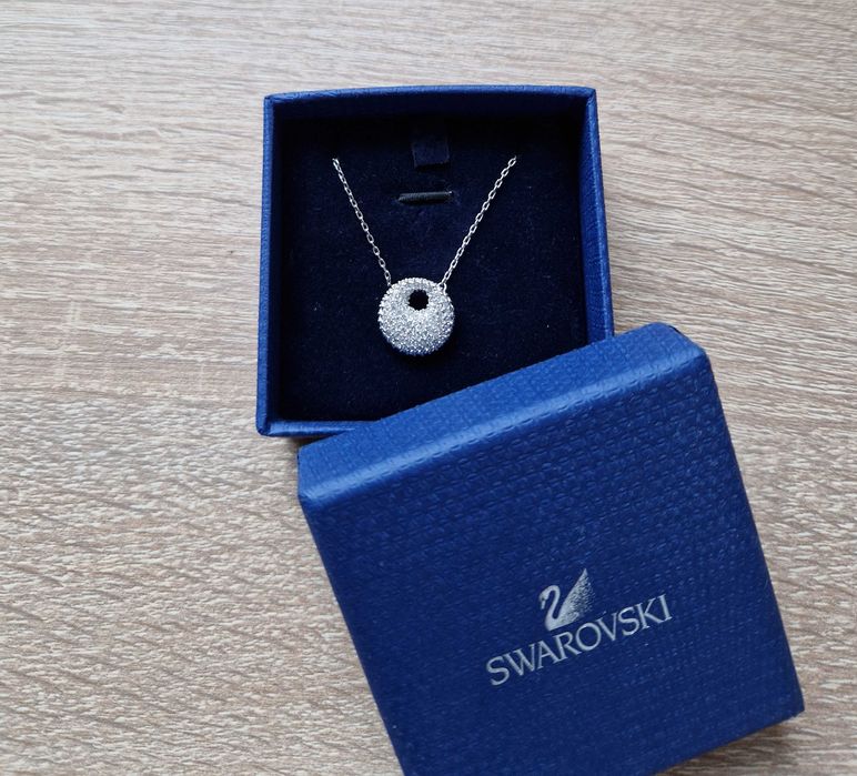 Колие Swarovski ново!