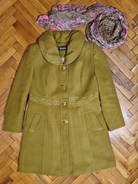 Красиво и изискано палто на българската фирма Яша
30% кашмир, 70% вълн