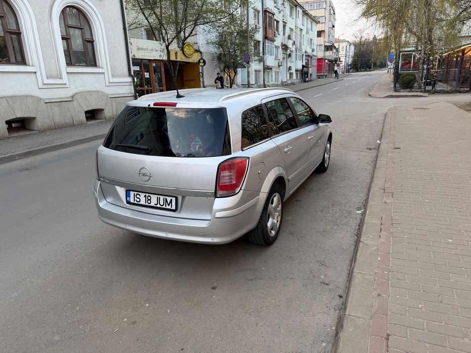 Opel Astra Vând Opel Astra H Automată