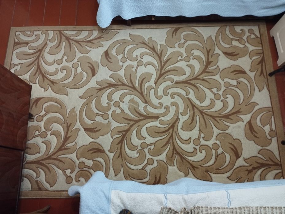 Продаётся ковер в хорошем состоянии