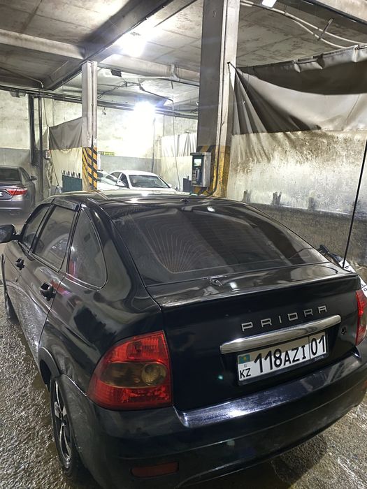 Прирора хетчбек 2011