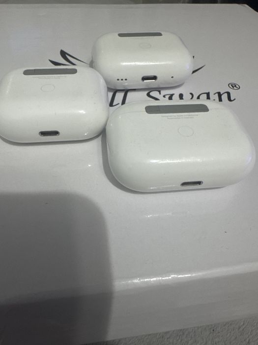 Casti apple            ,