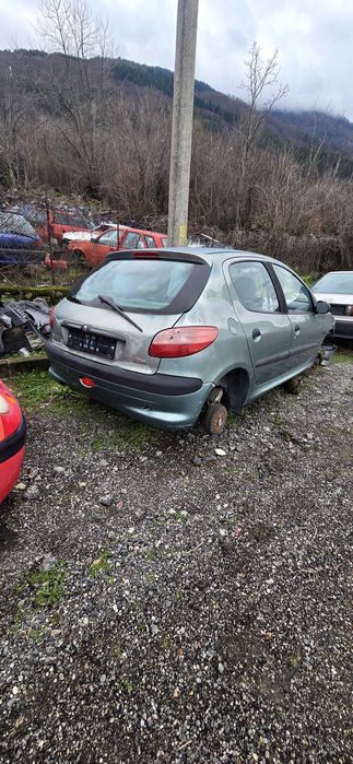 Тойота ярис на части